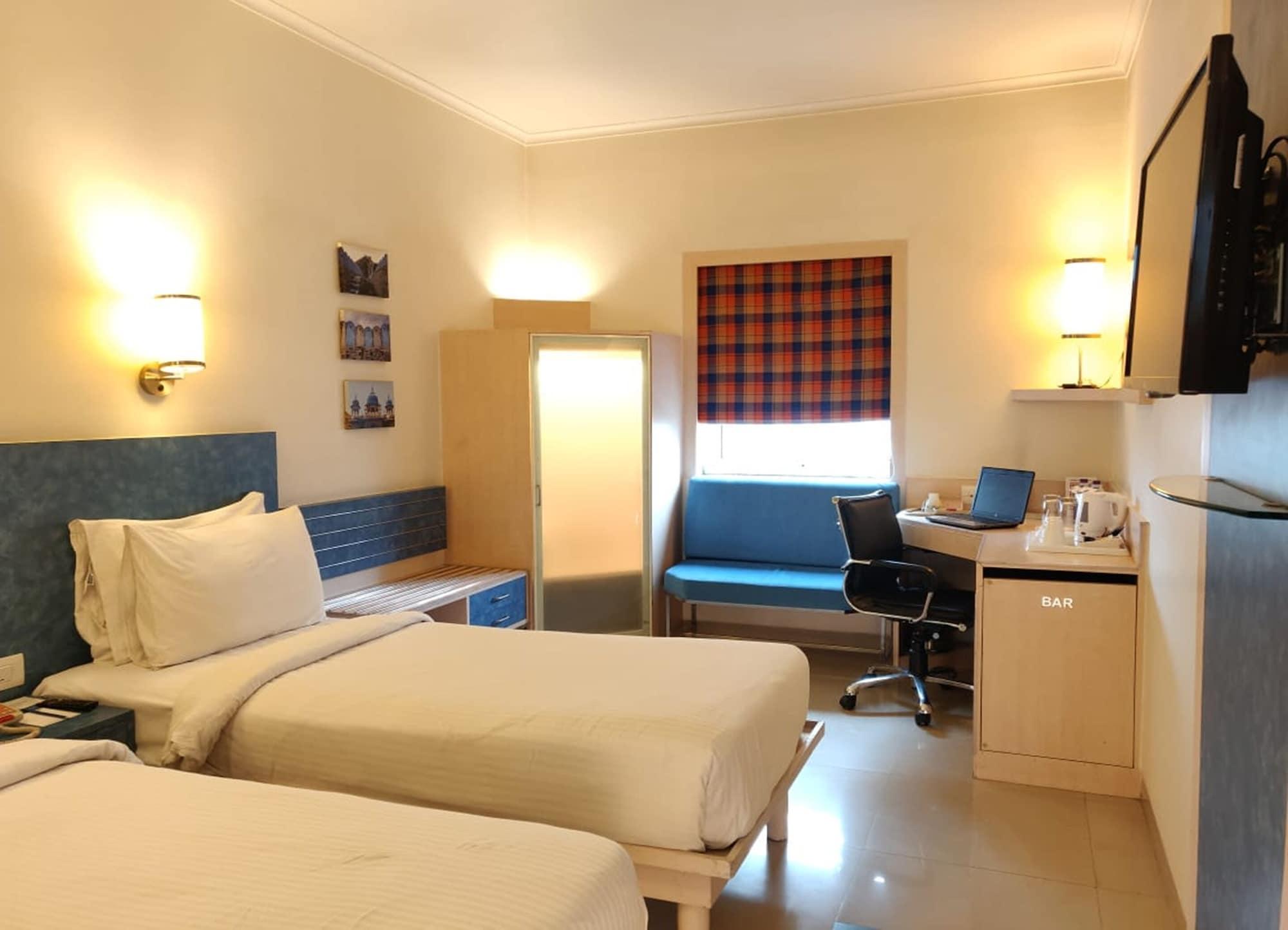 เนอร์วานา โฮมเทล ชัยปุระ – อะ ซาโรวาร์ โฮเต็ล Hotel ภายนอก รูปภาพ